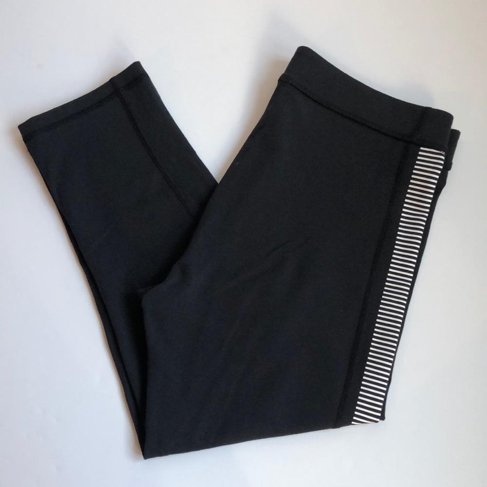 Under Armour cropped logo leggings size Small